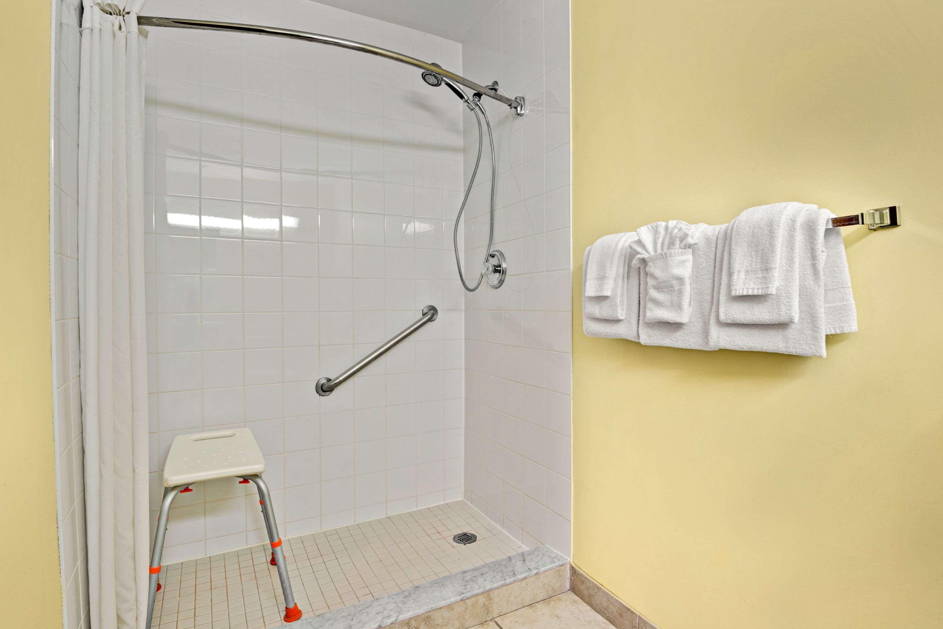 Hotel Super 8 By Wyndham Barrie South Extérieur photo