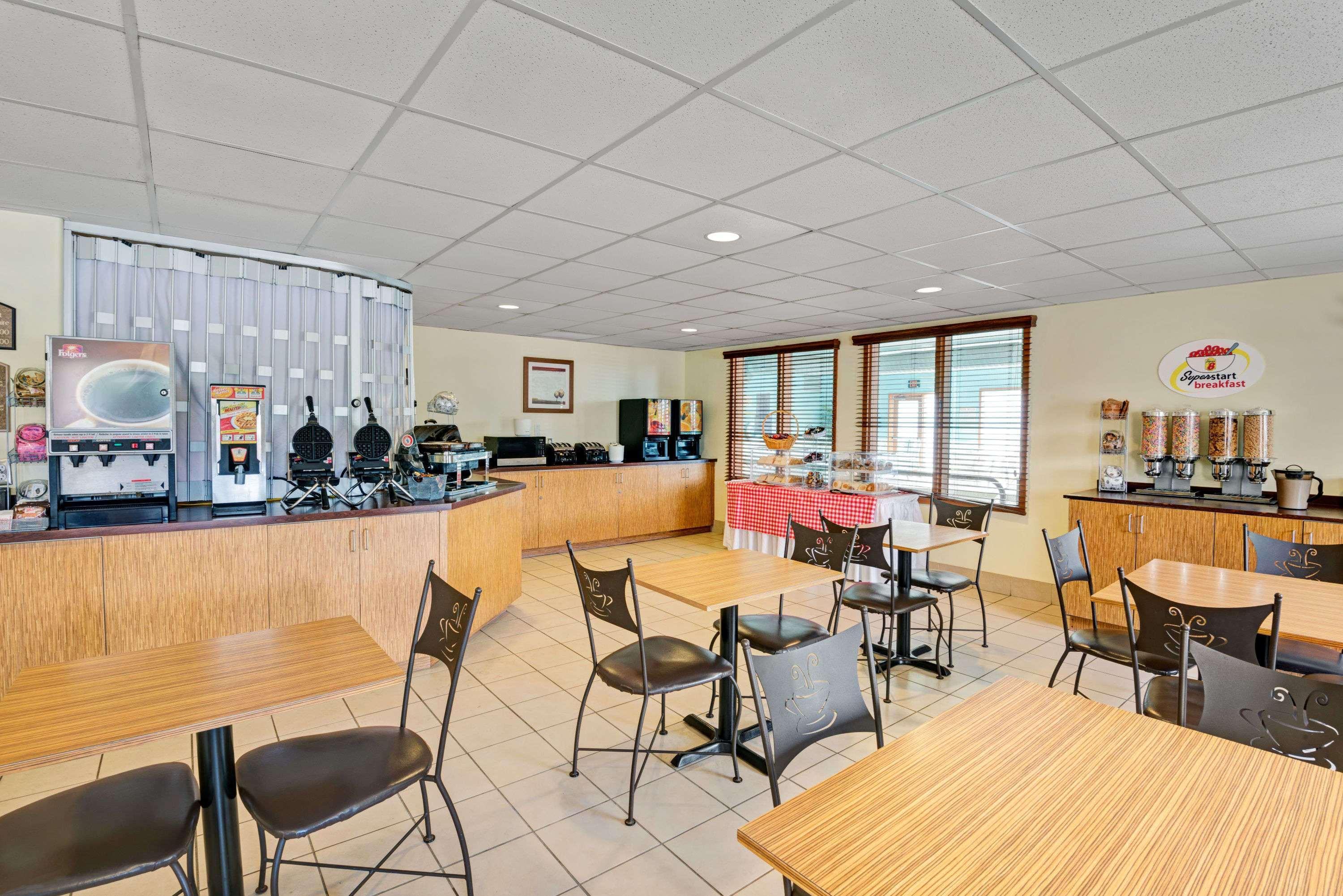 Hotel Super 8 By Wyndham Barrie South Extérieur photo
