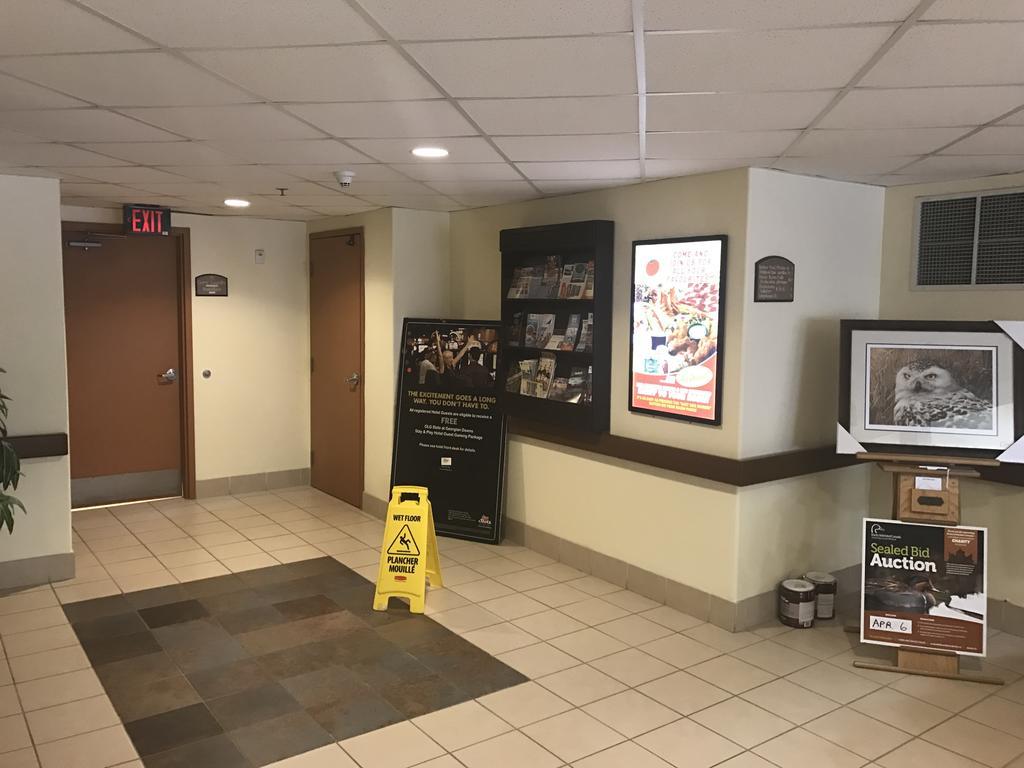 Hotel Super 8 By Wyndham Barrie South Extérieur photo