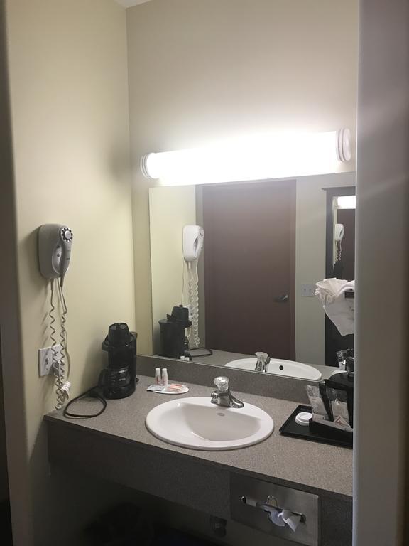 Hotel Super 8 By Wyndham Barrie South Extérieur photo