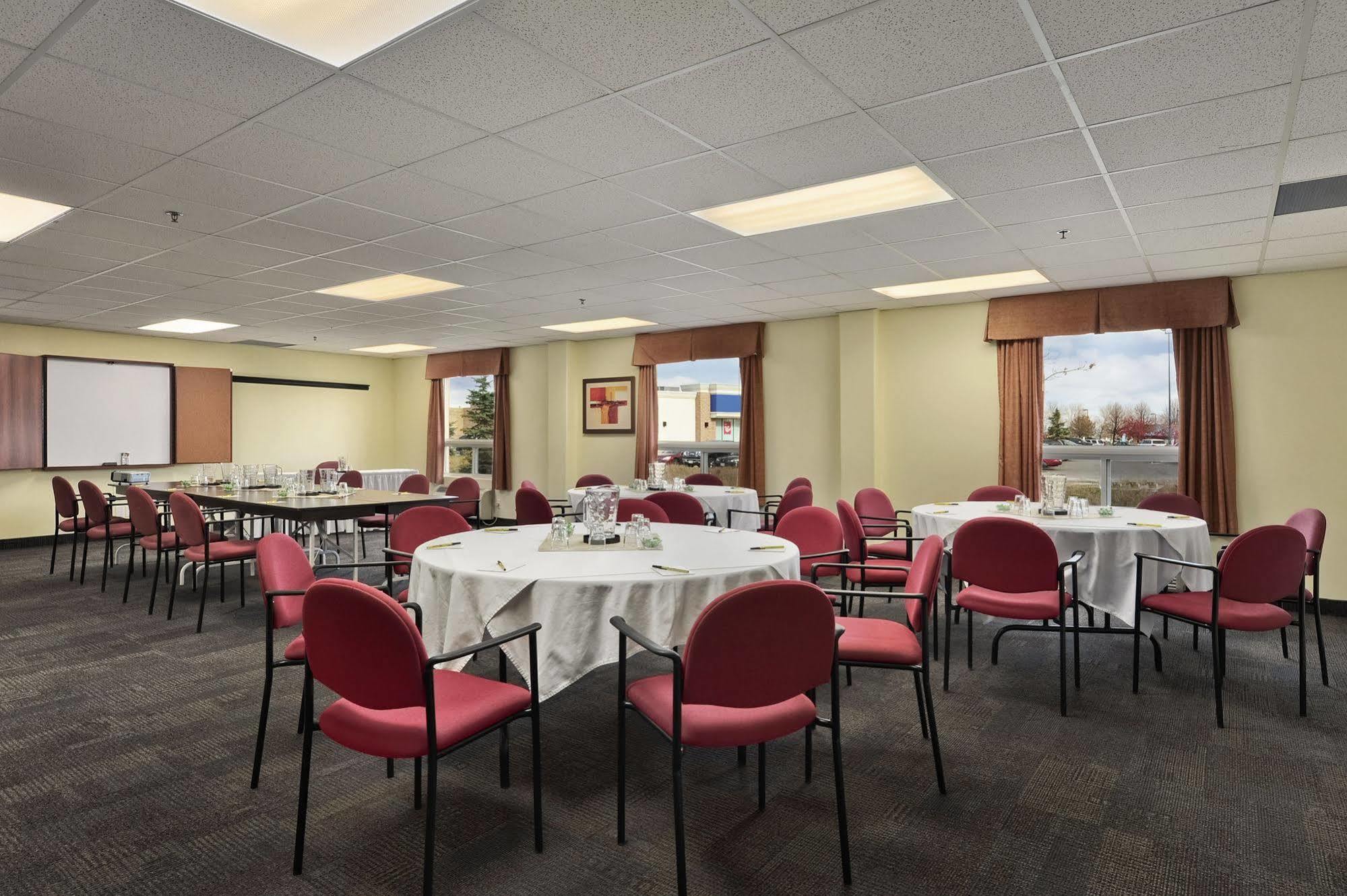 Hotel Super 8 By Wyndham Barrie South Extérieur photo