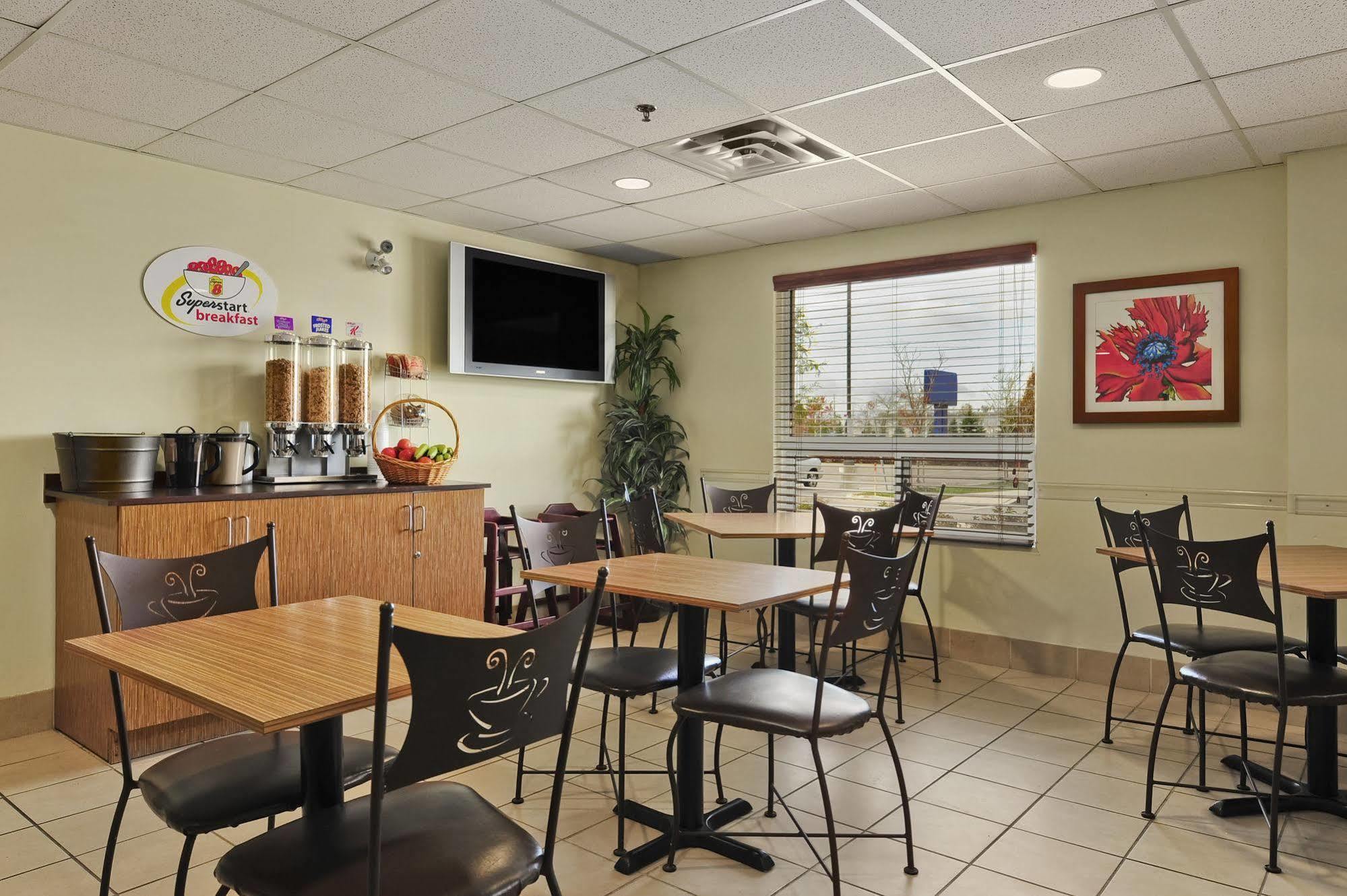 Hotel Super 8 By Wyndham Barrie South Extérieur photo