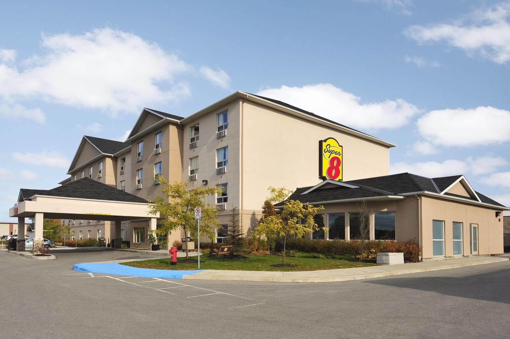Hotel Super 8 By Wyndham Barrie South Extérieur photo